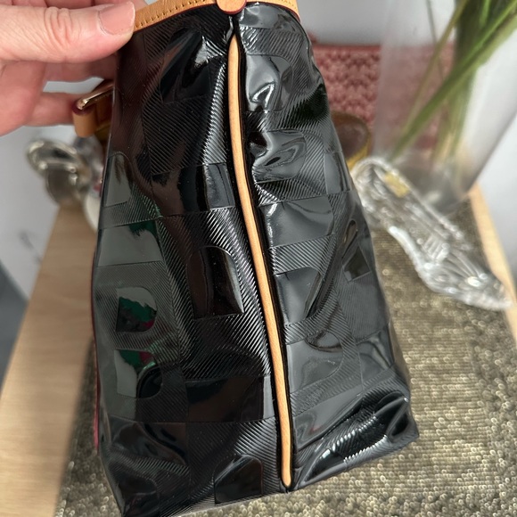 Bally pristine black patent and tan leather zip top handbag tote bag - Picture 6 of 14